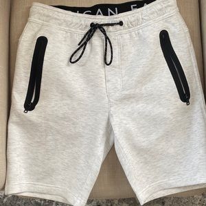 Men’s American Eagle jogger shorts